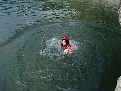 P8302254