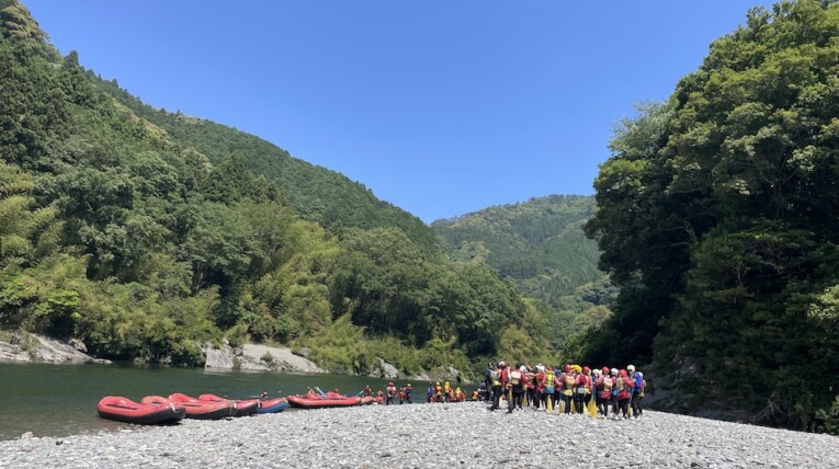 アクティビティ　高知　　修学旅行　ラフティング