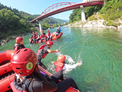 高知ラフティング|リバーサップ|シャワークライミング ガルバンゾ