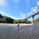 高知 吉野川 アクティビティ SUP パックラフト　ラフティング　シャワークライミング