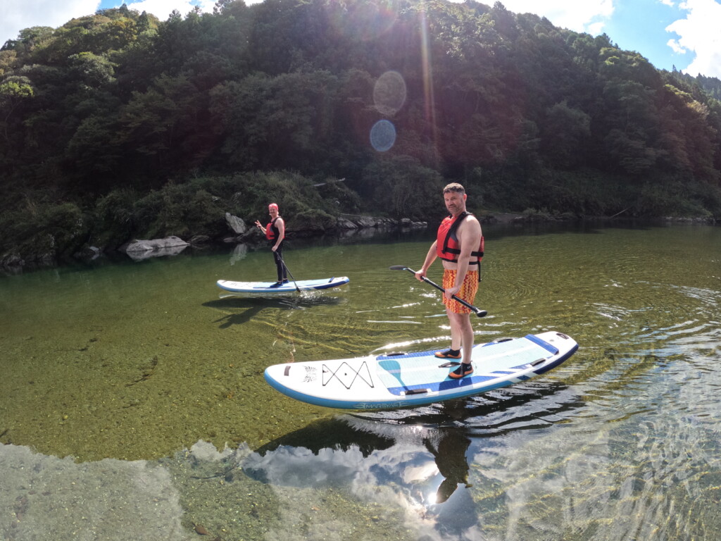 高知 吉野川 アクティビティ SUP パックラフト ラフティング シャワークライミング