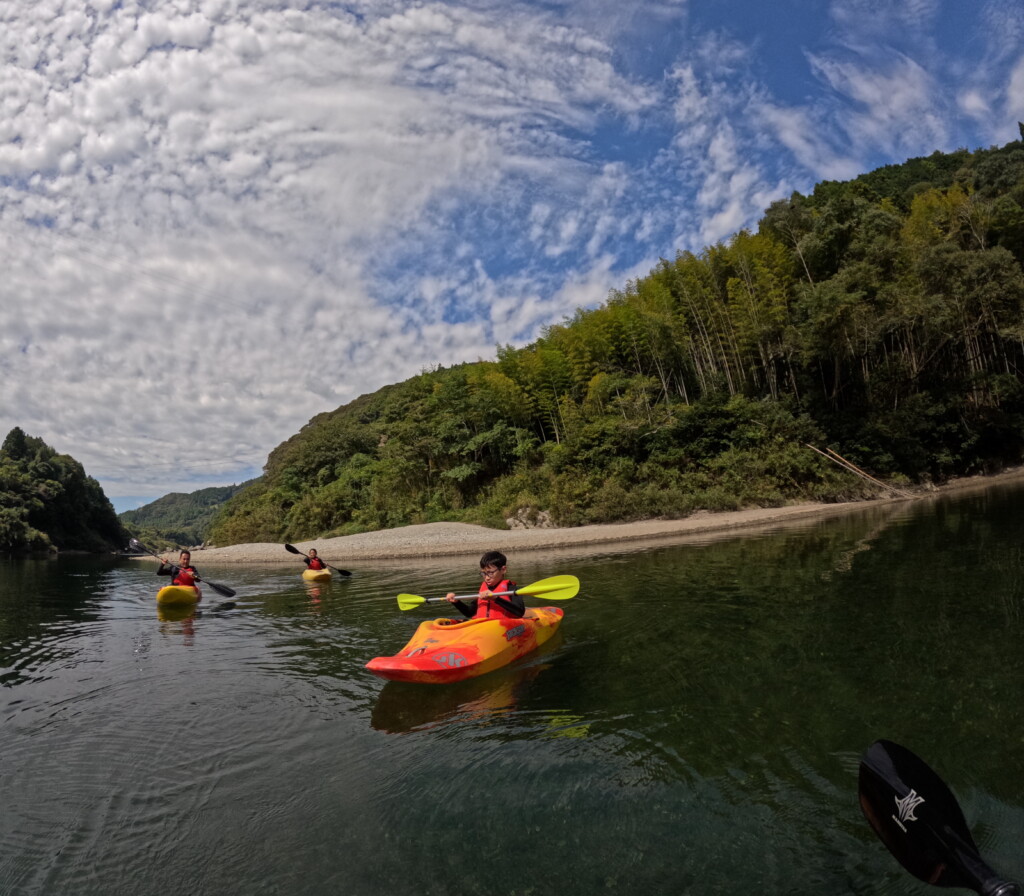高知 吉野川 アクティビティ SUP パックラフト ラフティング シャワークライミング