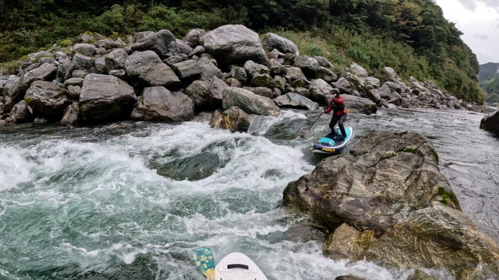 高知 吉野川 アクティビティ SUP パックラフト　ラフティング　シャワークライミング